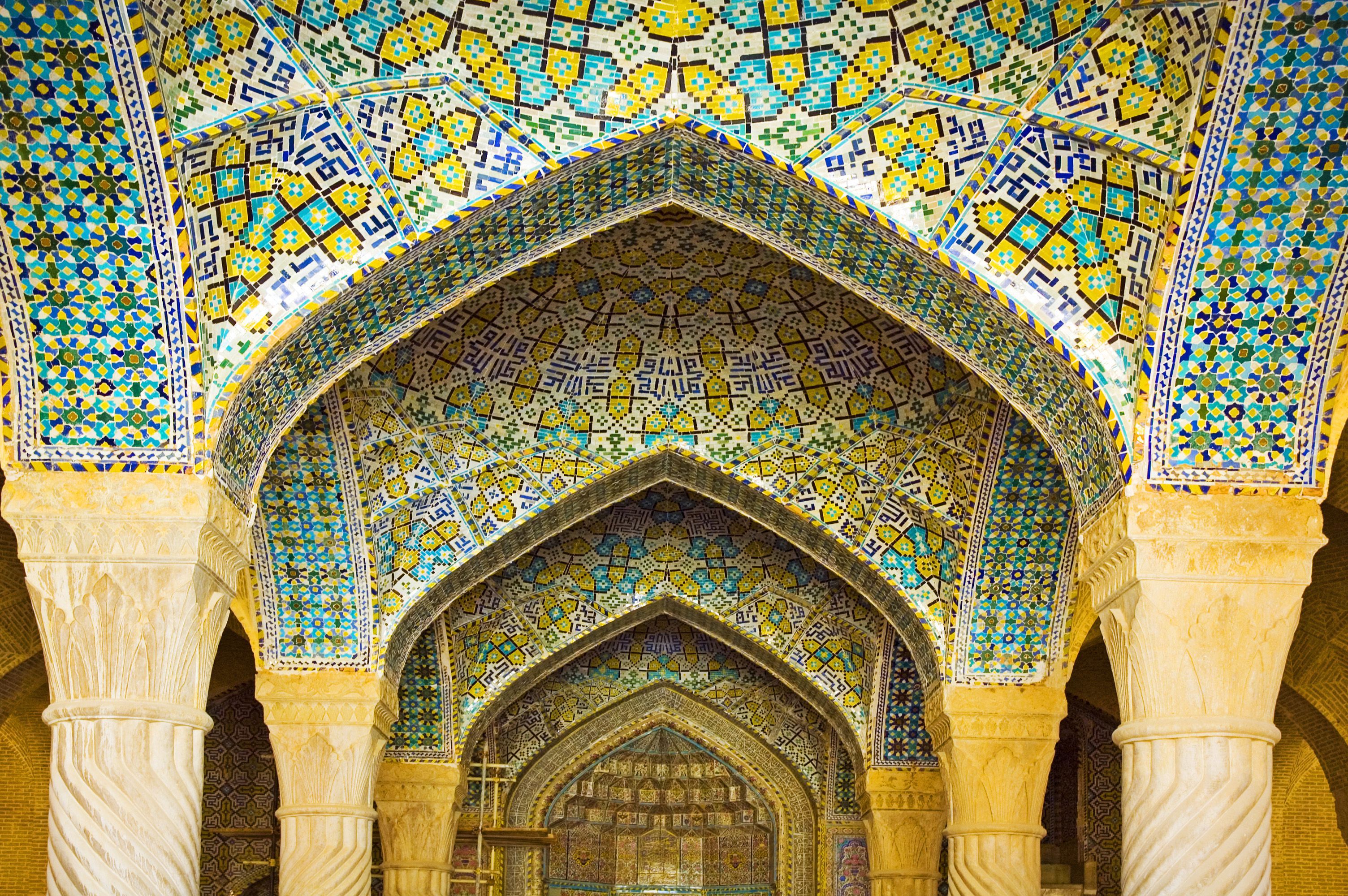 ستونهای مسجد؛ تجلی ارزشهای دینی و فرهنگی مسلمانان